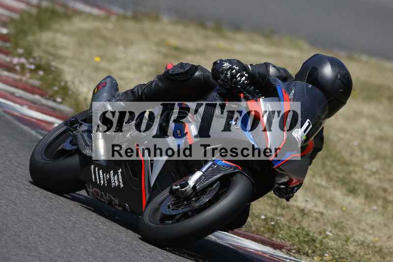 /Archiv-2023/28 05.06.2023 Moto Club Anneau du Rhin/rouge-expert/1